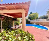 Вілла в Торрев’єсі 151 кв.м з приватним басейном та терасами