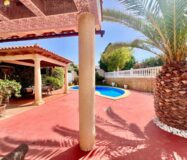 Вілла в Торрев’єсі 151 кв.м з приватним басейном та терасами