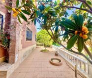 Вілла в Торрев’єсі 151 кв.м з приватним басейном та терасами