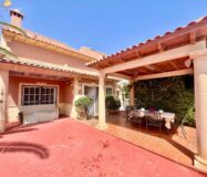 Вілла в Торрев’єсі 151 кв.м з приватним басейном та терасами