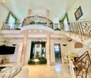 Вілла в Торрев’єсі 151 кв.м з приватним басейном та терасами