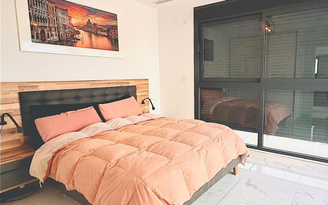 Современная вилла в Ла Эррада 138 кв.м с террасой у моря