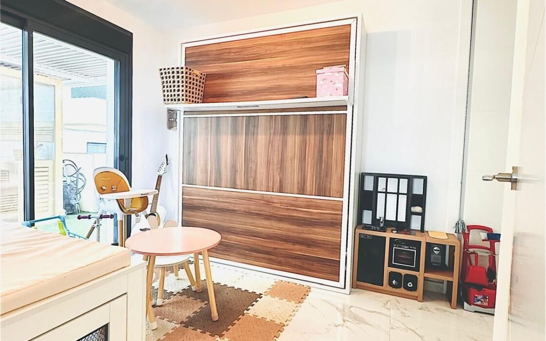 Современная вилла в Ла Эррада 138 кв.м с террасой у моря