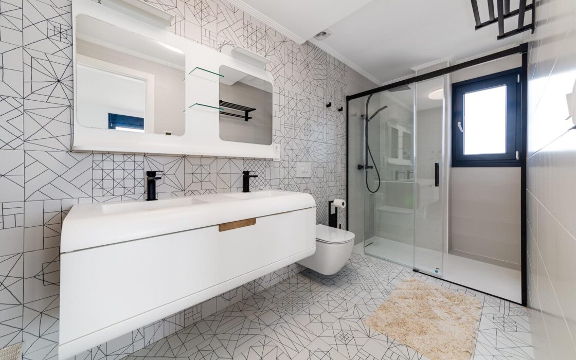 Вилла 210 кв.м с террасой и видом на море в Торревьехе