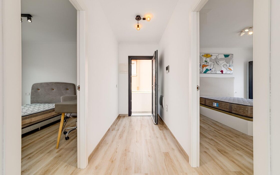 Вилла 210 кв.м с террасой и видом на море в Торревьехе