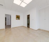 Вилла 210 кв.м с террасой и видом на море в Торревьехе