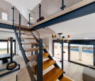 Вилла 210 кв.м с террасой и видом на море в Торревьехе