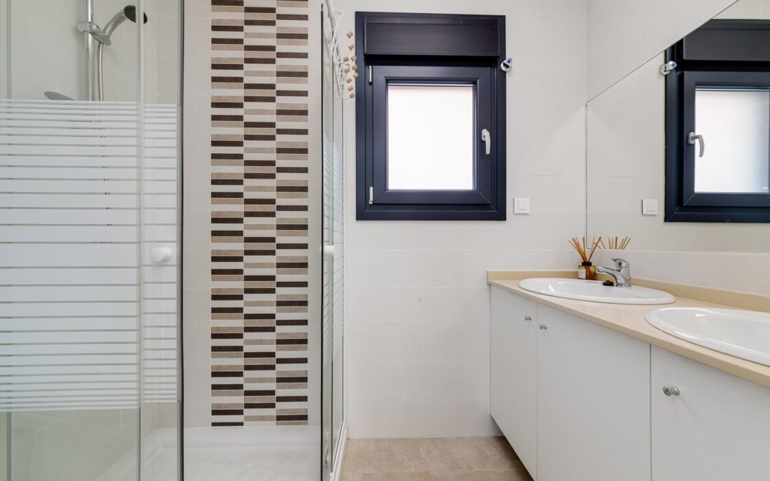 Вилла 210 кв.м с террасой и видом на море в Торревьехе