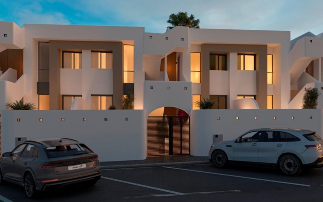 Новий житловий комплекс у Мурлі з терасами та басейном 124 кв.м