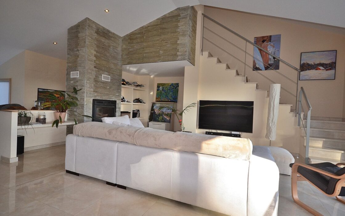 Будинок в Альбасете 350 кв.м з приватним басейном та терасою