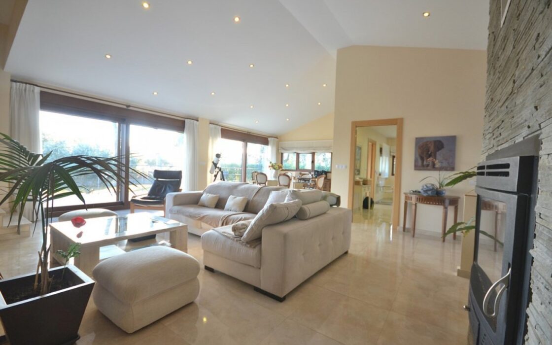 Будинок в Альбасете 350 кв.м з приватним басейном та терасою