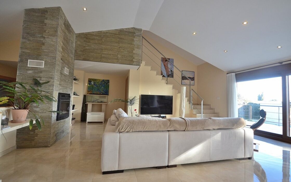 Будинок в Альбасете 350 кв.м з приватним басейном та терасою