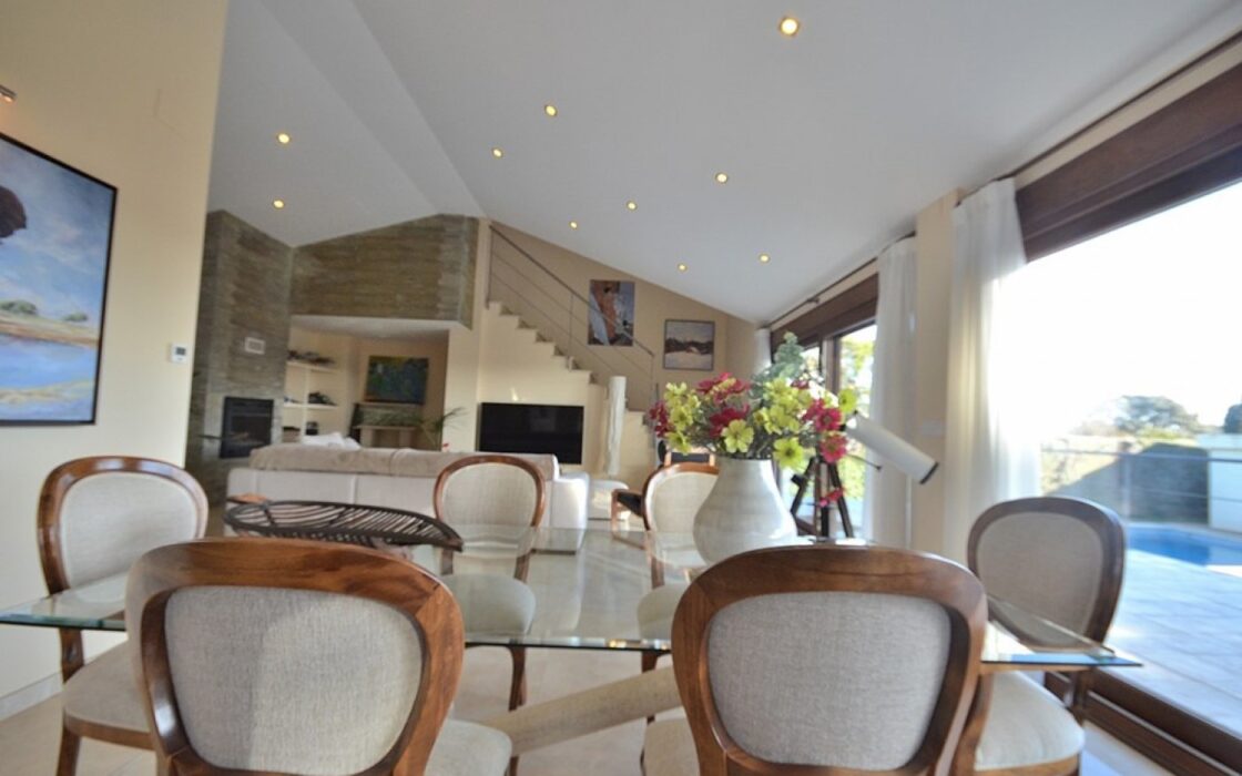 Будинок в Альбасете 350 кв.м з приватним басейном та терасою