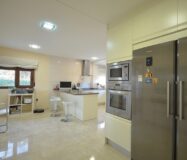 Будинок в Альбасете 350 кв.м з приватним басейном та терасою