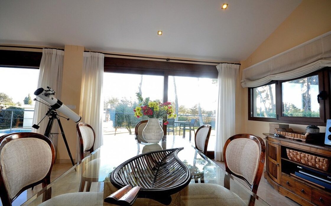 Будинок в Альбасете 350 кв.м з приватним басейном та терасою