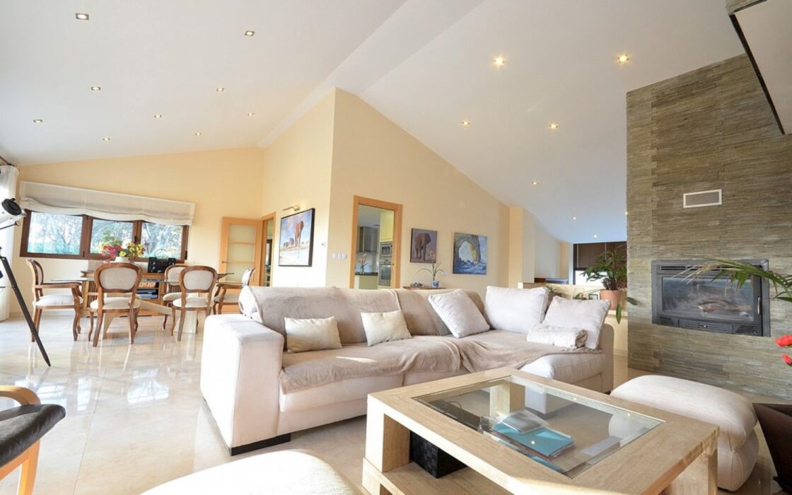 Будинок в Альбасете 350 кв.м з приватним басейном та терасою