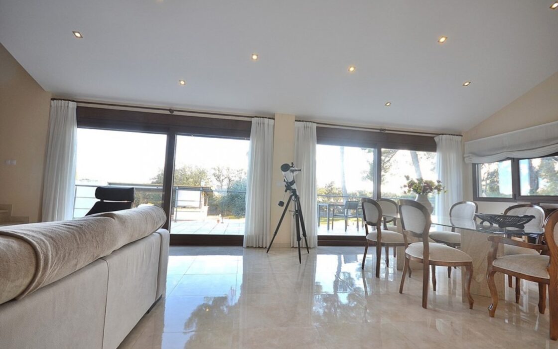 Будинок в Альбасете 350 кв.м з приватним басейном та терасою