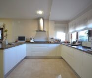 Будинок в Альбасете 350 кв.м з приватним басейном та терасою