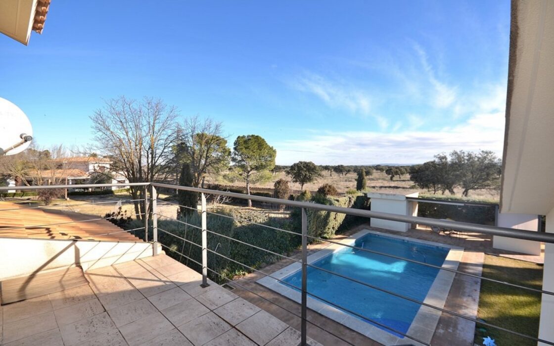 Будинок в Альбасете 350 кв.м з приватним басейном та терасою