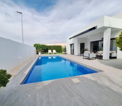 Будинок в Benijofar 123 кв.м з приватним басейном біля моря