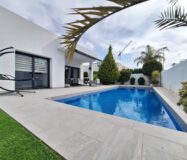 Дом в Benijofar 123 кв.м с частным бассейном у моря