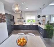 Дом в Benijofar 123 кв.м с частным бассейном у моря