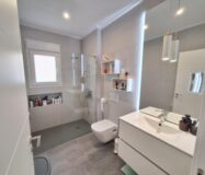 Дом в Benijofar 123 кв.м с частным бассейном у моря