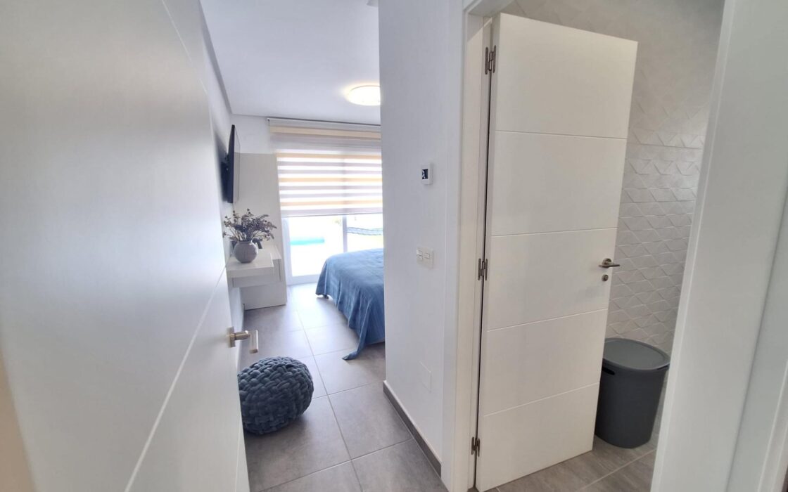 Дом в Benijofar 123 кв.м с частным бассейном у моря