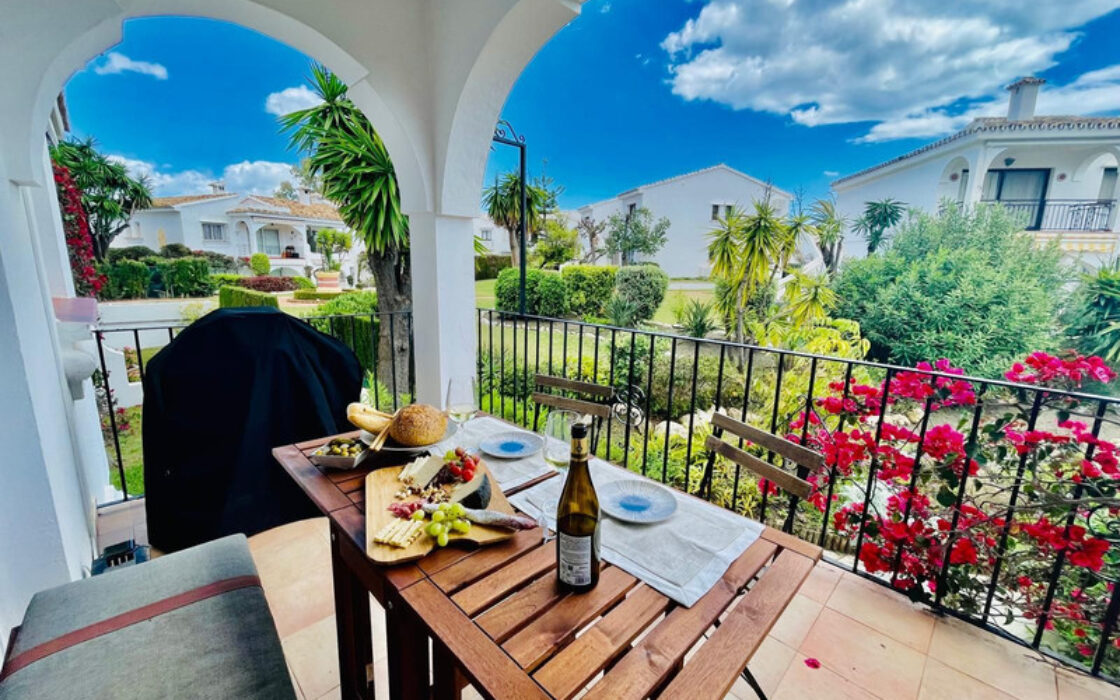 Апартаменты с террасой в El Paraiso 72 кв.м 3 комнаты