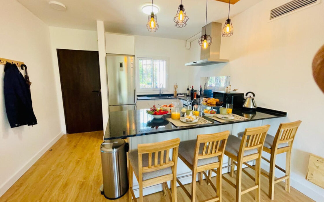 Апартаменты с террасой в El Paraiso 72 кв.м 3 комнаты