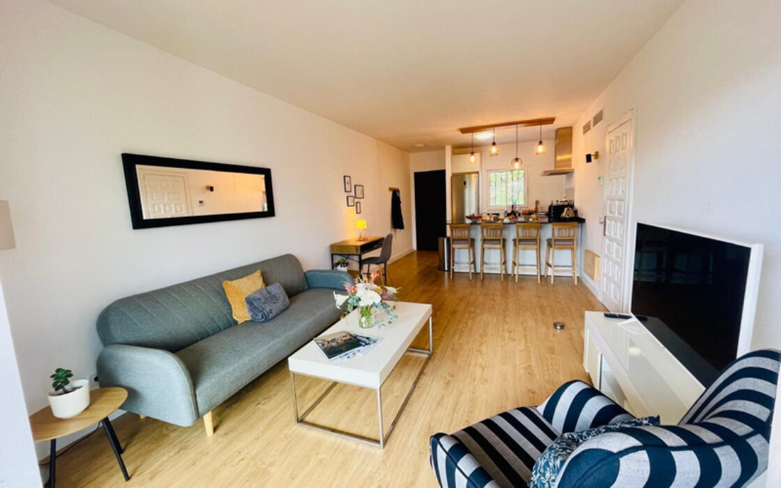 Апартаменты с террасой в El Paraiso 72 кв.м 3 комнаты