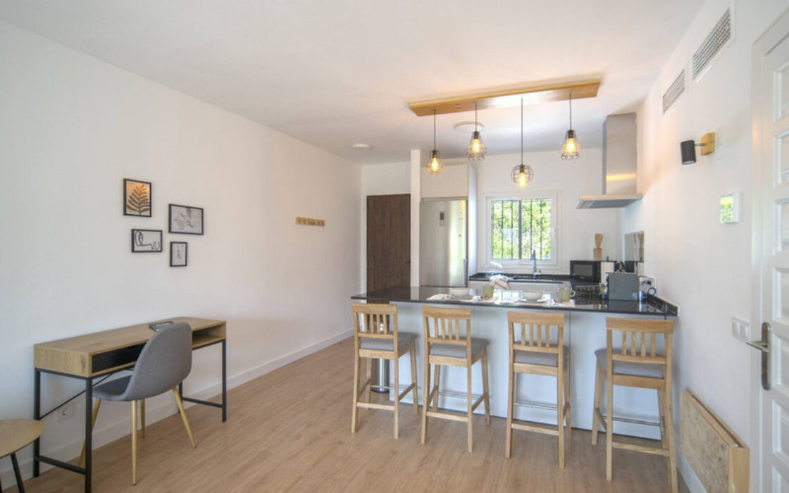 Апартаменты с террасой в El Paraiso 72 кв.м 3 комнаты