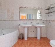 Очаровательная вилла в Андалусии с видом на море 105 кв.м