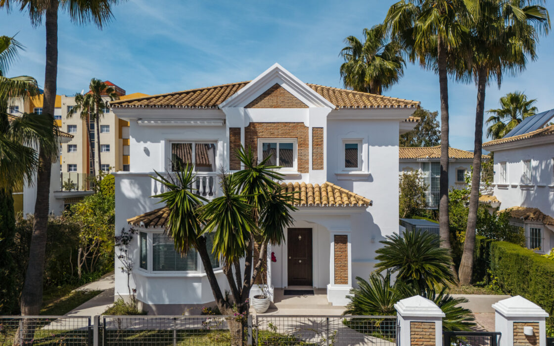 Вилла с террасой в Монте Биарритц, 196 кв.м, 5 комнат