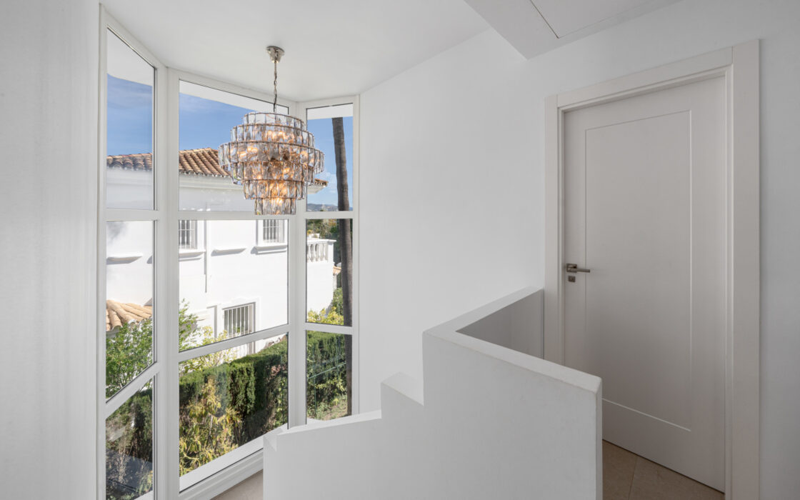 Вилла с террасой в Монте Биарритц, 196 кв.м, 5 комнат