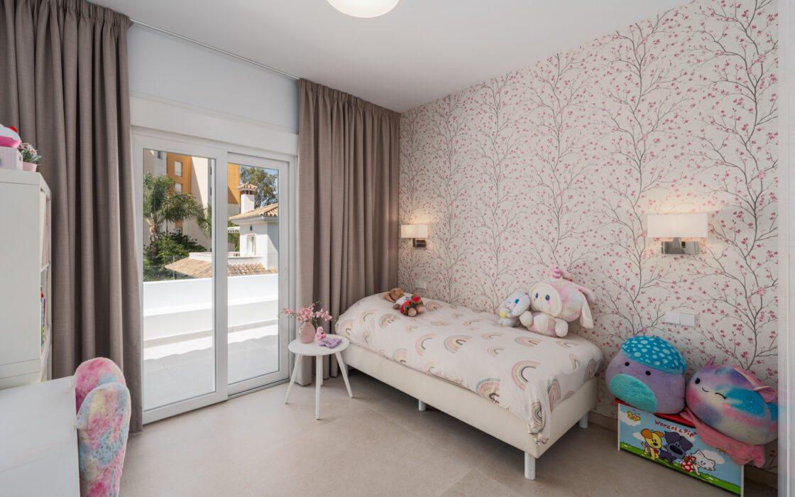 Вилла с террасой в Монте Биарритц, 196 кв.м, 5 комнат