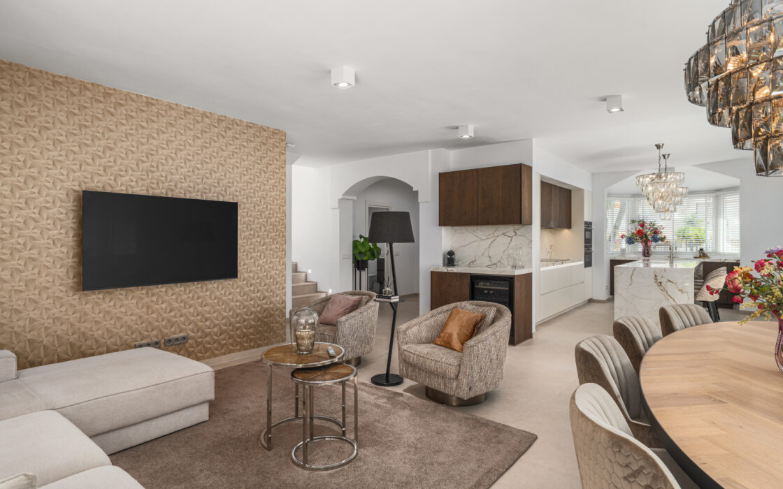 Вилла с террасой в Монте Биарритц, 196 кв.м, 5 комнат