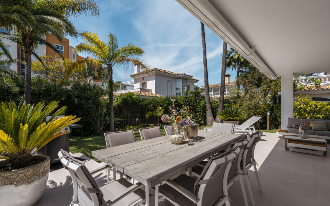 Вилла с террасой в Монте Биарритц, 196 кв.м, 5 комнат