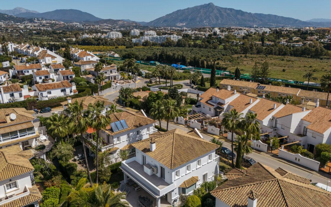 Вилла с террасой в Монте Биарритц, 196 кв.м, 5 комнат