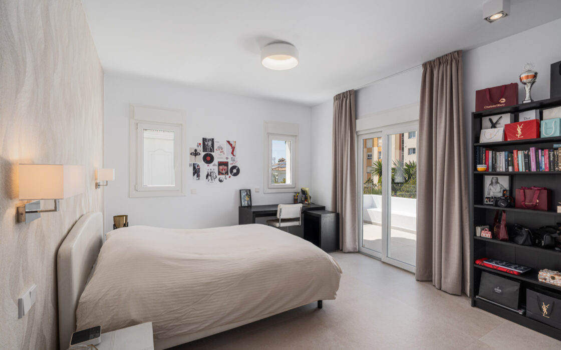 Вилла с террасой в Монте Биарритц, 196 кв.м, 5 комнат