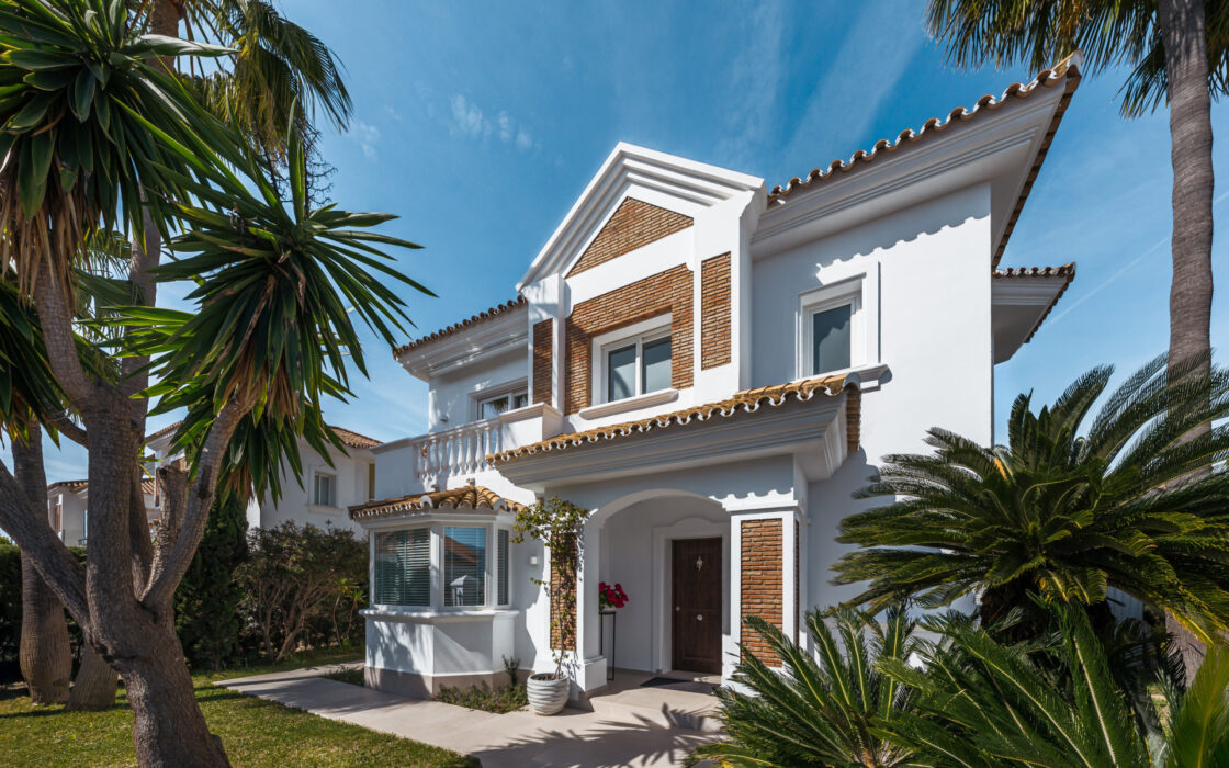 Вилла с террасой в Монте Биарритц, 196 кв.м, 5 комнат