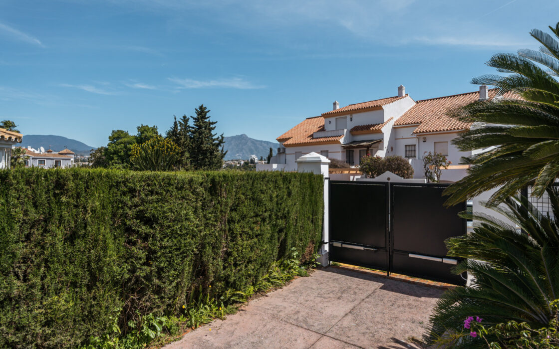 Вилла с террасой в Монте Биарритц, 196 кв.м, 5 комнат