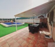 Вилла в Торревьехе 330 кв.м с террасой и бассейном