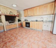 Вилла в Торревьехе 330 кв.м с террасой и бассейном