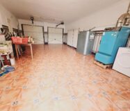 Вилла в Торревьехе 330 кв.м с террасой и бассейном