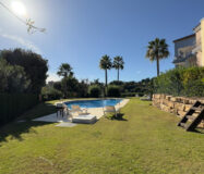 Квартира з садом та виходом до басейну в Los Arqueros 120 кв.м.