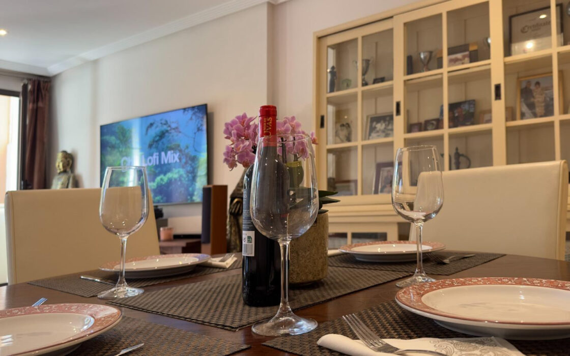 Квартира з садом та виходом до басейну в Los Arqueros 120 кв.м.