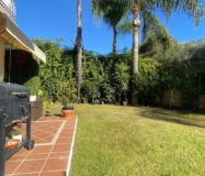 Квартира з садом та виходом до басейну в Los Arqueros 120 кв.м.