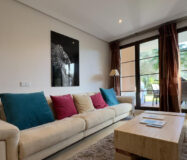 Квартира з садом та виходом до басейну в Los Arqueros 120 кв.м.