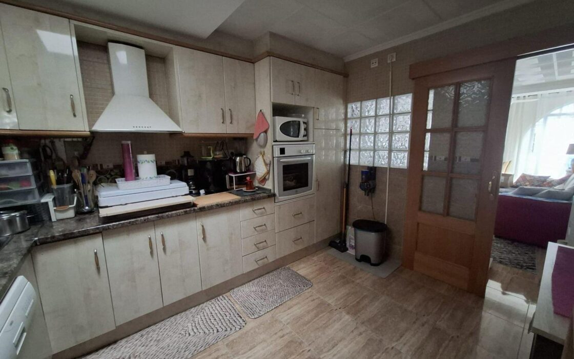 Дом в Торревьехе 65 кв.м с террасой у моря